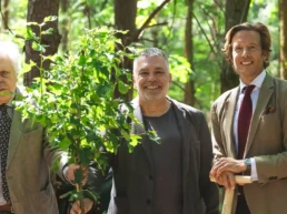 Baumpflanzung zur Eröffnung des Bestattungswaldes RUHEBAUM Schillingsfürst